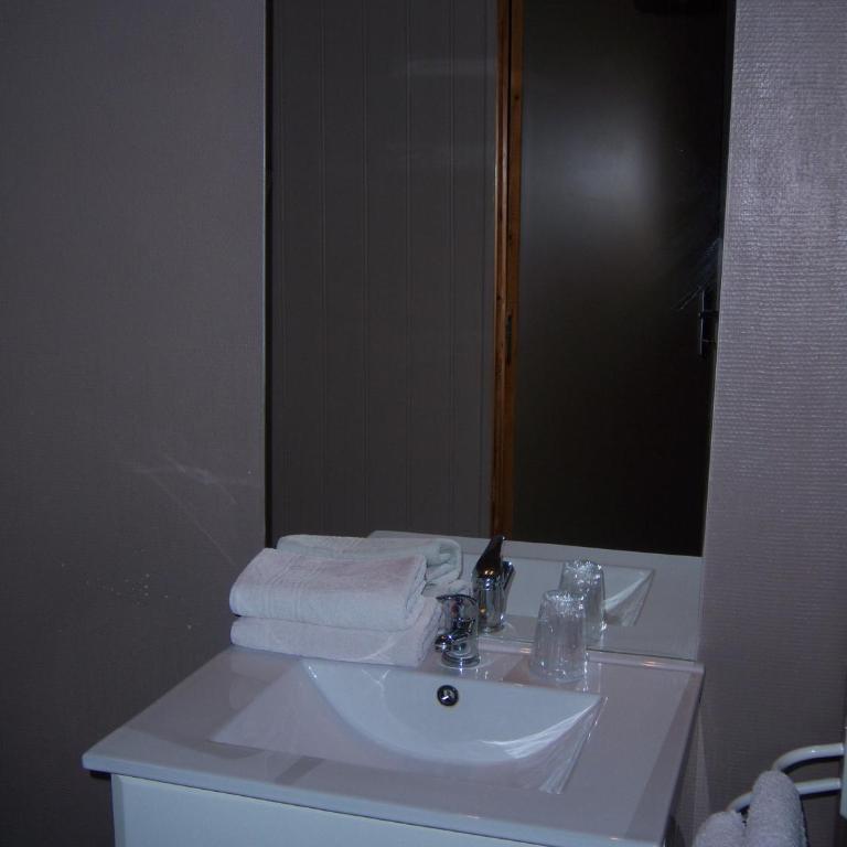 Hotel Edelweiss - Chambre Familiale avec Terrasse et Salle de Bains Privative Séparée - 1