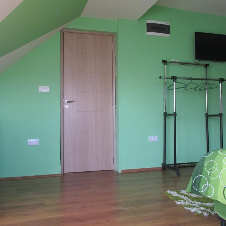 Apartmani KNEŽEVIĆ - Apartment with Mountain View - 14