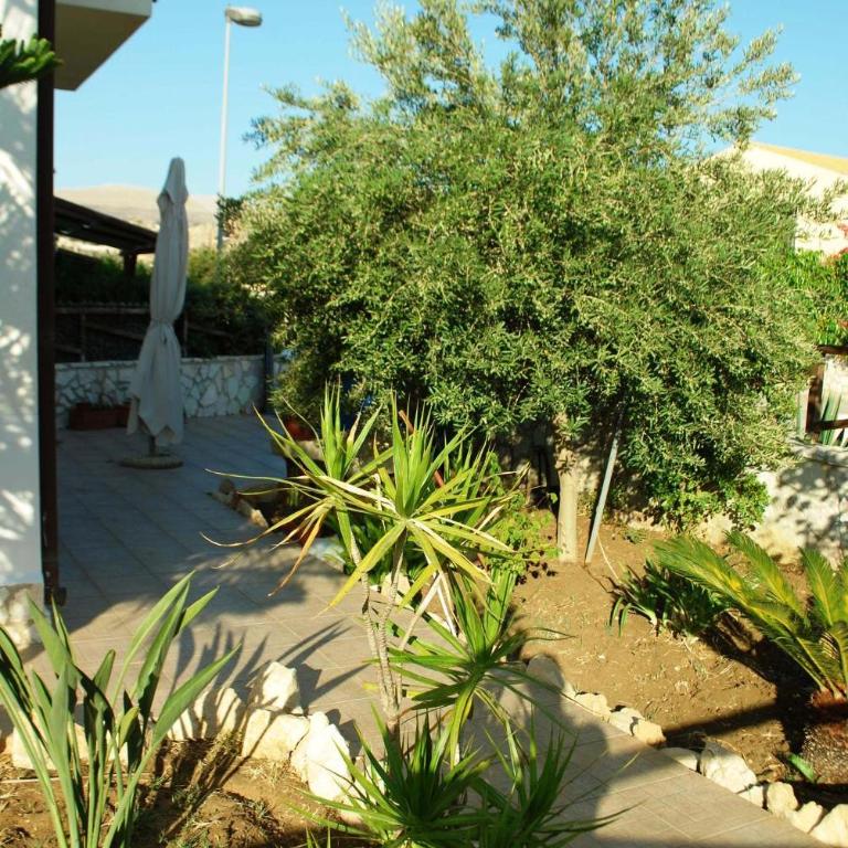 La Casetta di Dany & Alby - Appartamento con Giardino - 10