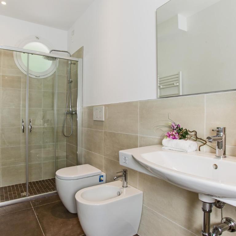 Hotel Houston Suites - Suite Deluxe con Vista Mare - 7