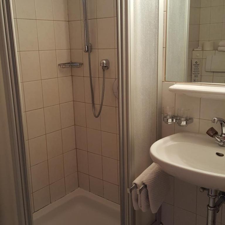Gästehaus Wallner - Doppelzimmer - 8
