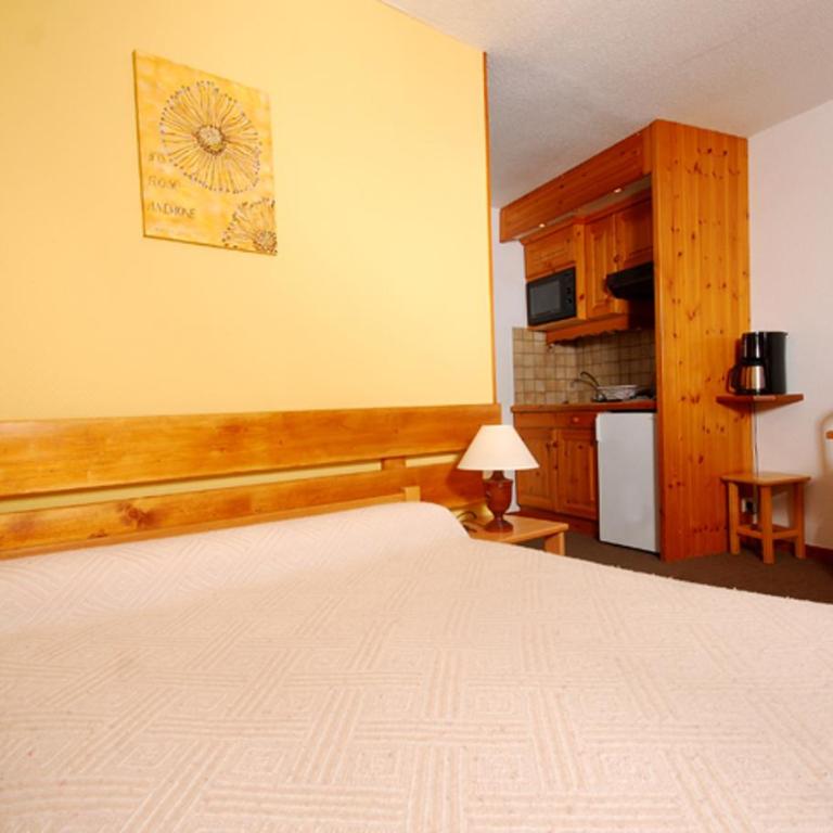 Résidence La Rochetaillée - Studio Confort avec Balcon (3 Adultes) - Vue sur Montagne - 5