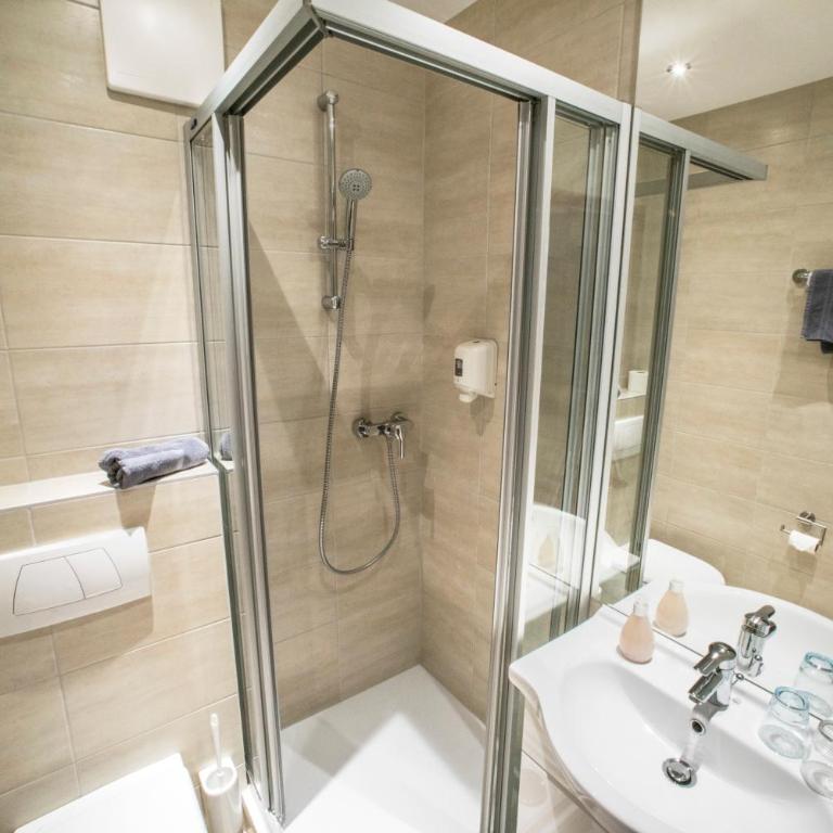 Stadthotel Kramer - Doppelzimmer - 7