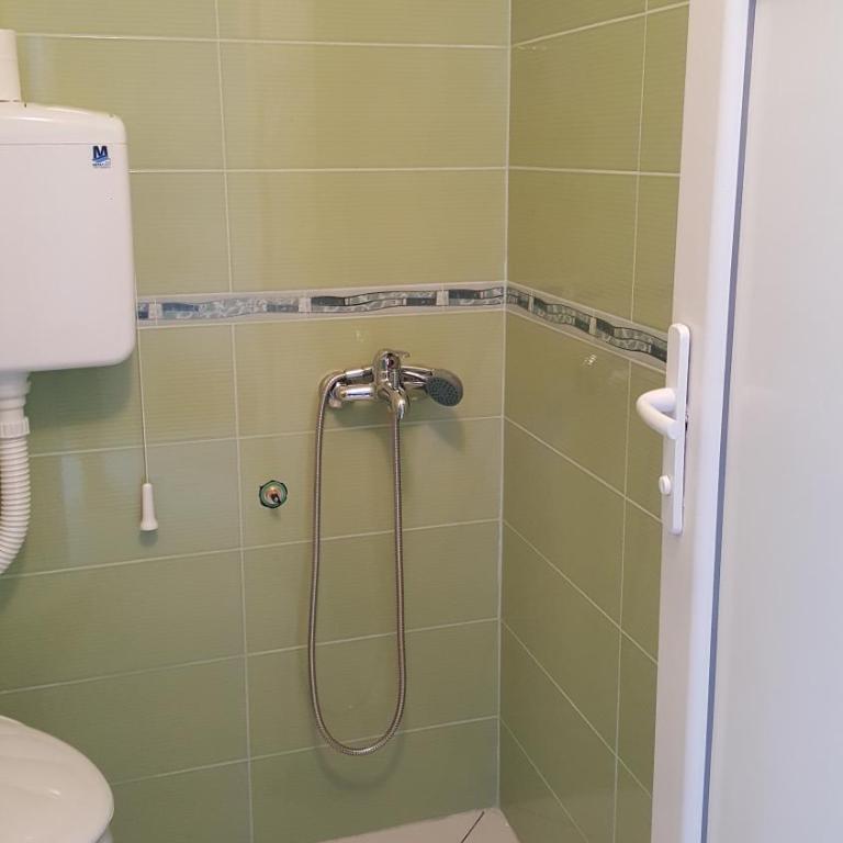 AS MONTENEGRO SUITES - Standardna Dvokrevetna Soba sa Zasebnim Krevetima i Zajedničkim Kupatilom - 6