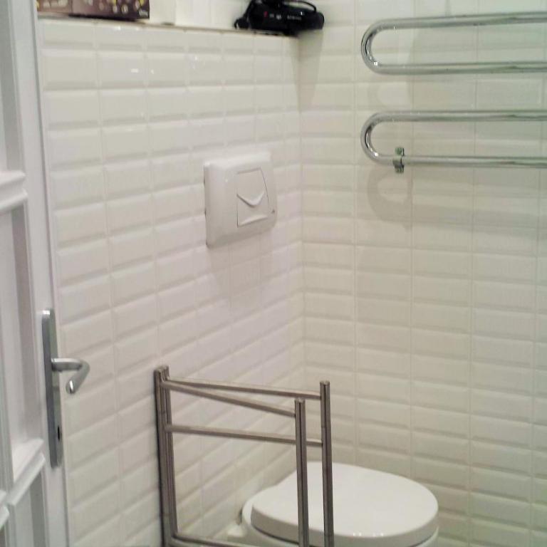 EMI's Guest House - Double or Twin Room with External Private Bathroom and City View - 15