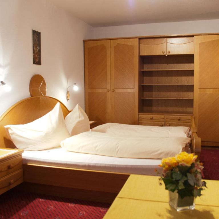 Pension Gertraud - Familienzimmer mit Balkon - 4