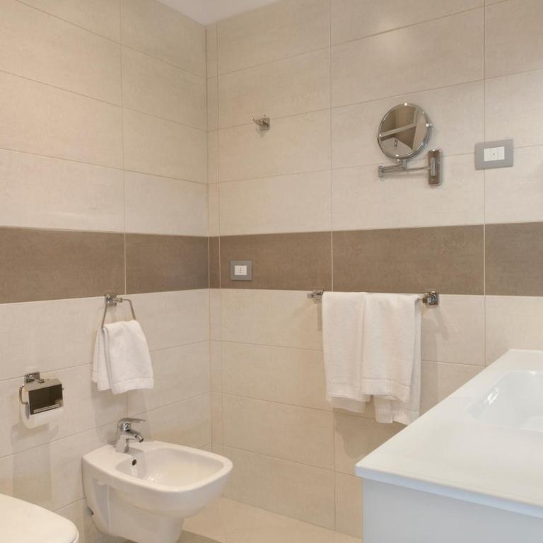 Hotel Bella Lazise - Camera Superior con Balcone - 2