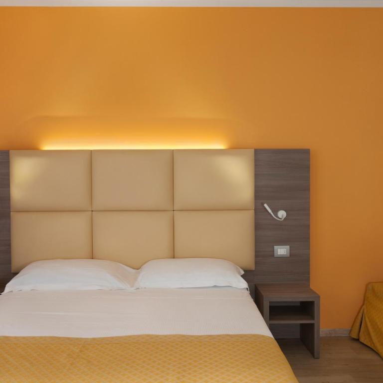 Hotel Bella Lazise - Camera Superior con Balcone - 11