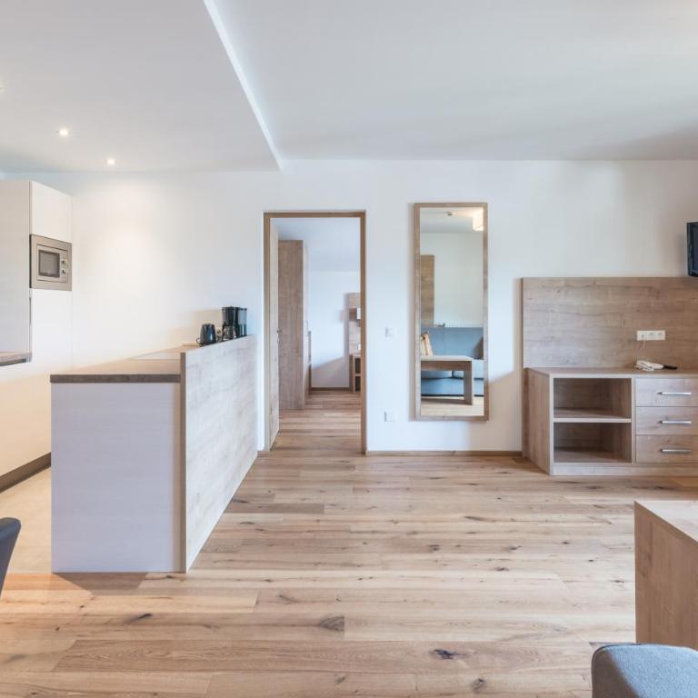Aparthotel Panorama - Appartamento con 2 Camere da Letto e Balcone - 1