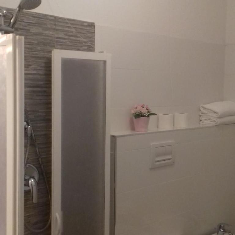 Gino's House - Twin Room with Bathroom - 5