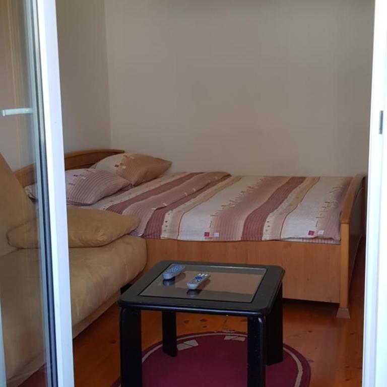 Apartments Popović - Studio Apartment with Balcony - 11