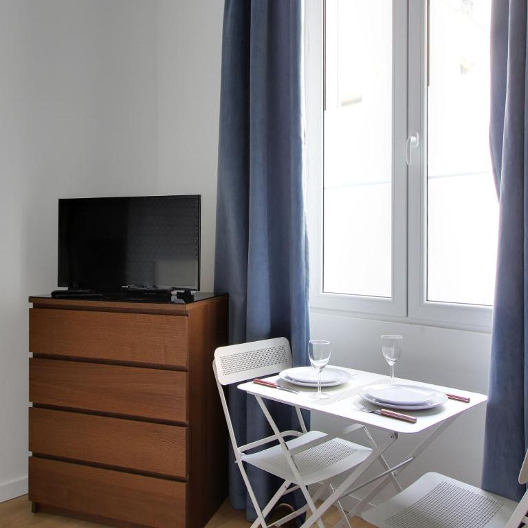 Pick a Flat's Apartment in Montmartre - Rue des Martyrs studio - Studio-Apartment - 8
