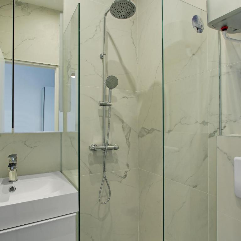 Pick a Flat's Apartment in Montmartre - Rue des Martyrs studio - Studio-Apartment - 13