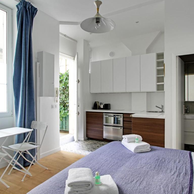 Pick a Flat's Apartment in Montmartre - Rue des Martyrs studio - Studio-Apartment - 3
