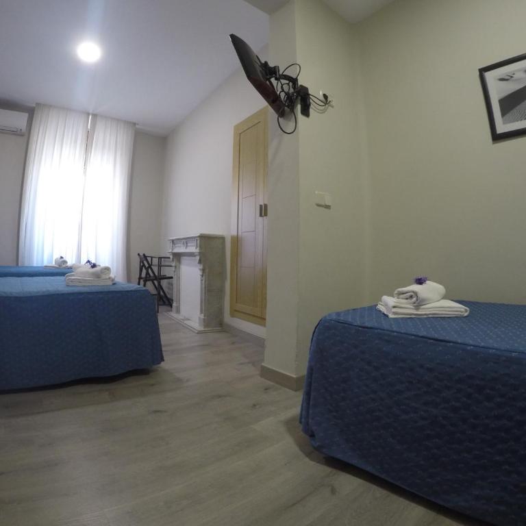Hostal El Pilar - Triple Room - 30