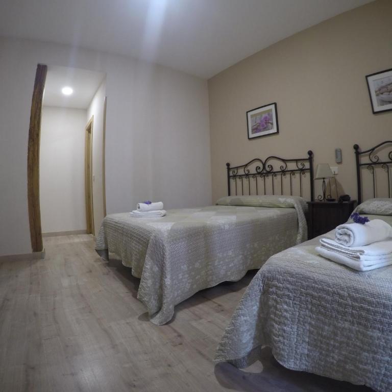 Hostal El Pilar - Double or Twin Room - 25