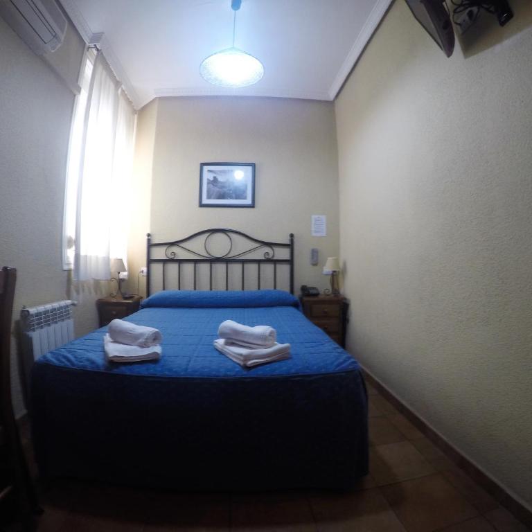 Hostal El Pilar - Double or Twin Room - 22