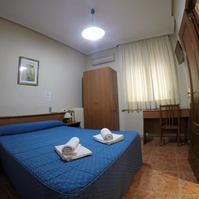 Hostal El Pilar - Double or Twin Room - 34