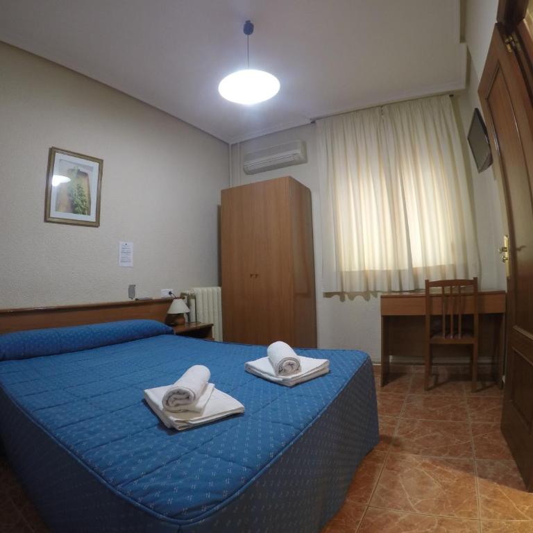 Hostal El Pilar - Double or Twin Room - 37