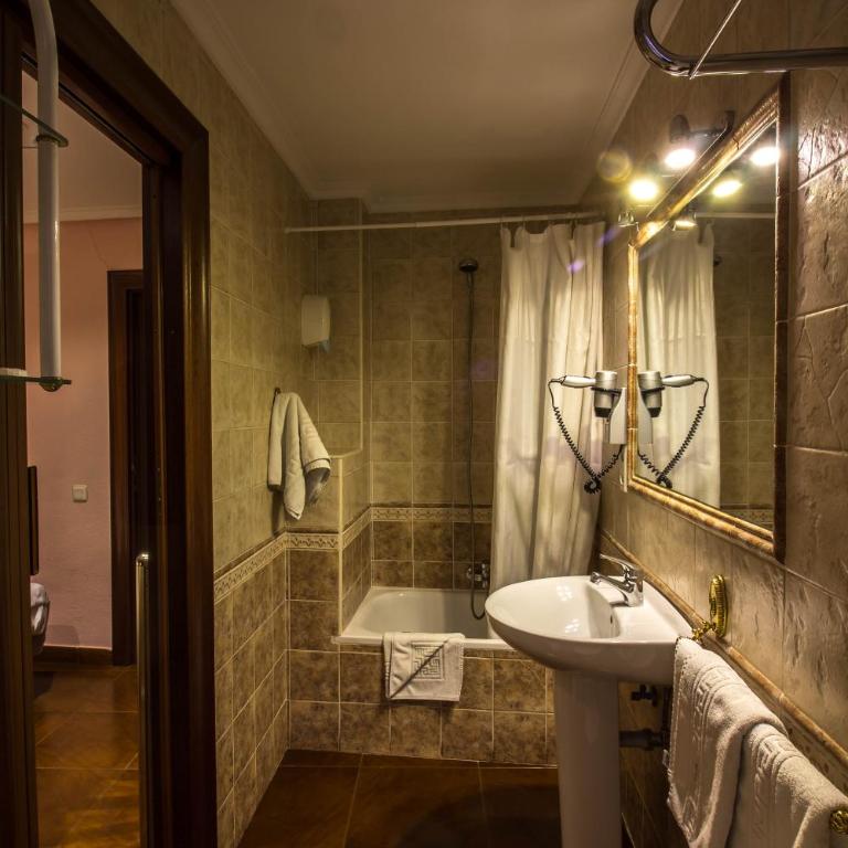 Hostal Goya Suites - Habitación Triple - 17