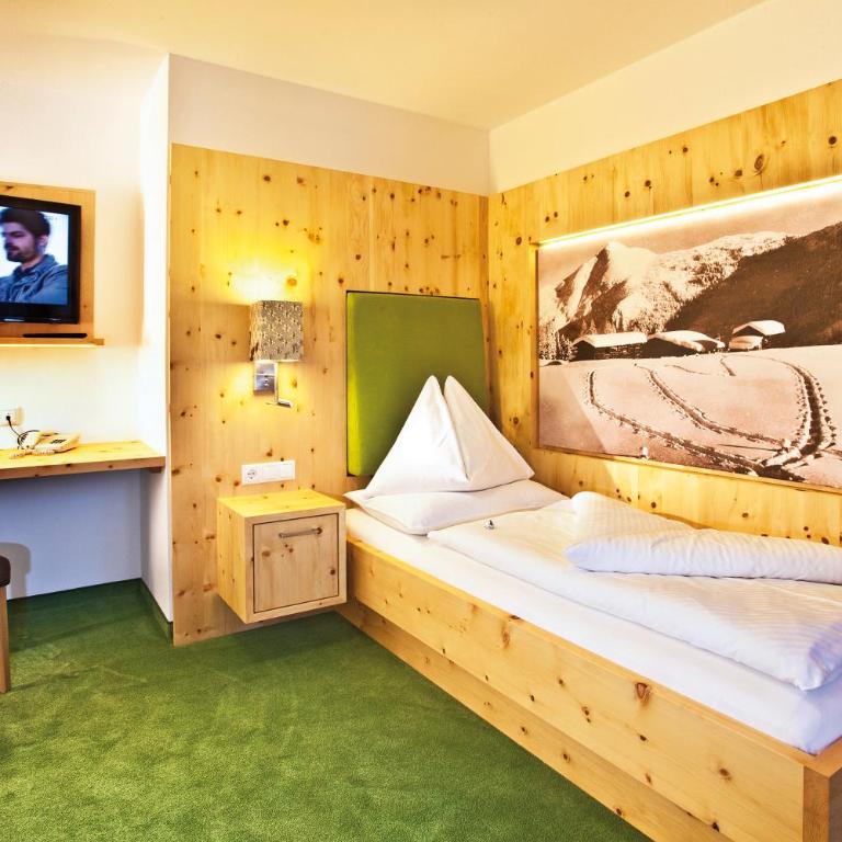 Landhotel Alpenhof Filzmoos - Einzelzimmer mit Balkon - 3