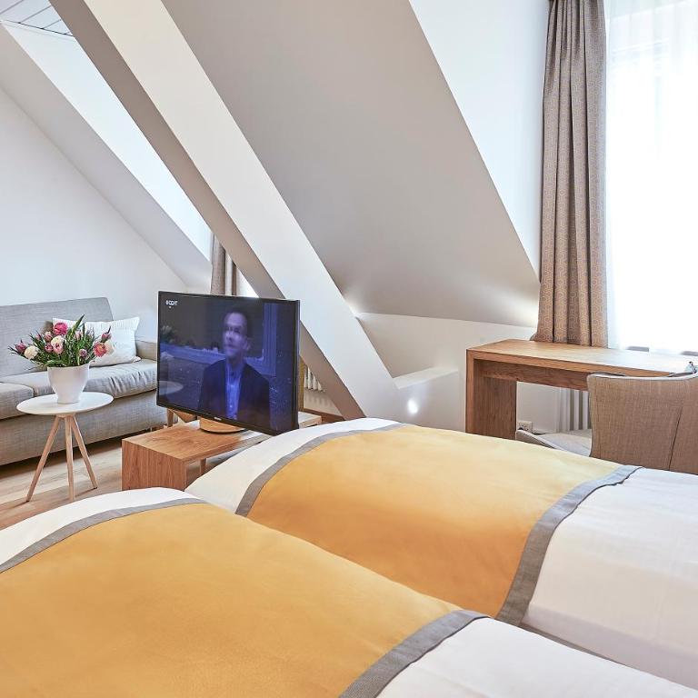Hotel Central Luzern - Standard Familienzimmer - 11