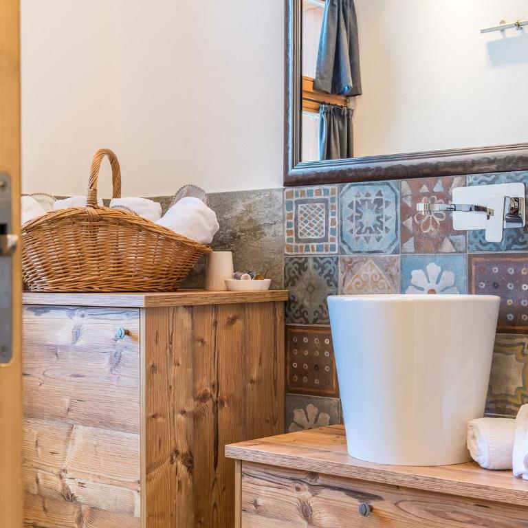 Apartments Ansitz Wildberg - Suite Deluxe con Vasca Idromassaggio e Sauna - 9