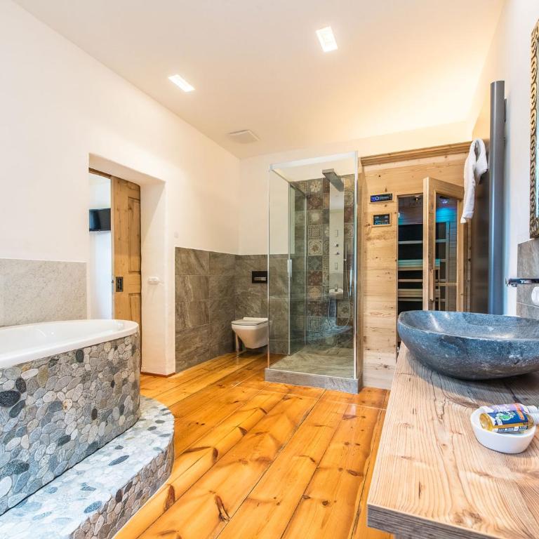 Apartments Ansitz Wildberg - Suite Deluxe con Vasca Idromassaggio e Sauna - 13
