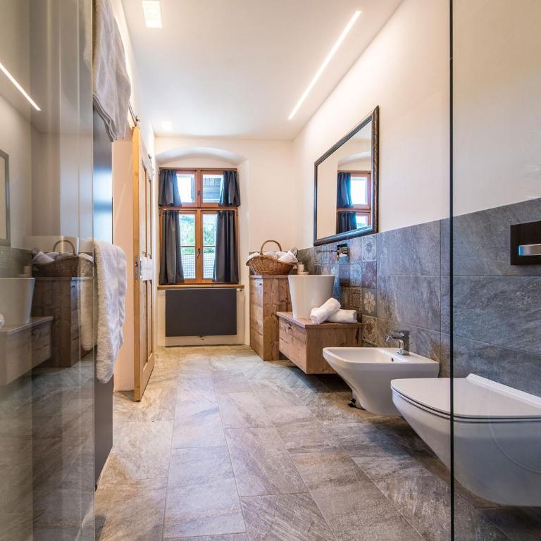 Apartments Ansitz Wildberg - Suite Deluxe con Vasca Idromassaggio e Sauna - 5