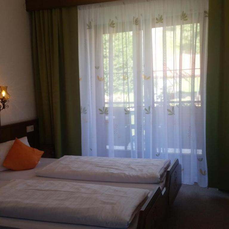 Gasthof zur Schmiede - Doppelzimmer mit Balkon - 2