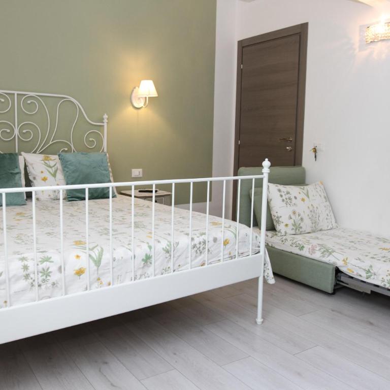 Carducci - Triple Room with Private Bathroom - 2