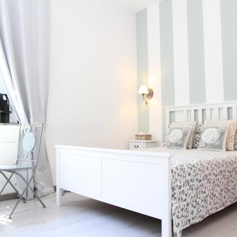 Carducci - Deluxe Double Room with Shower - 8