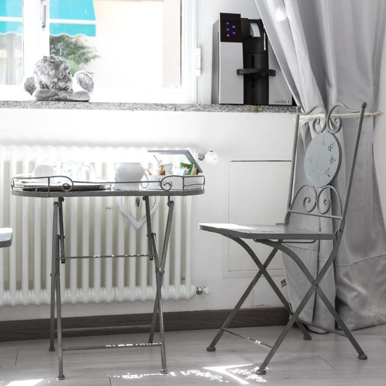 Carducci - Deluxe Double Room with Shower - 6
