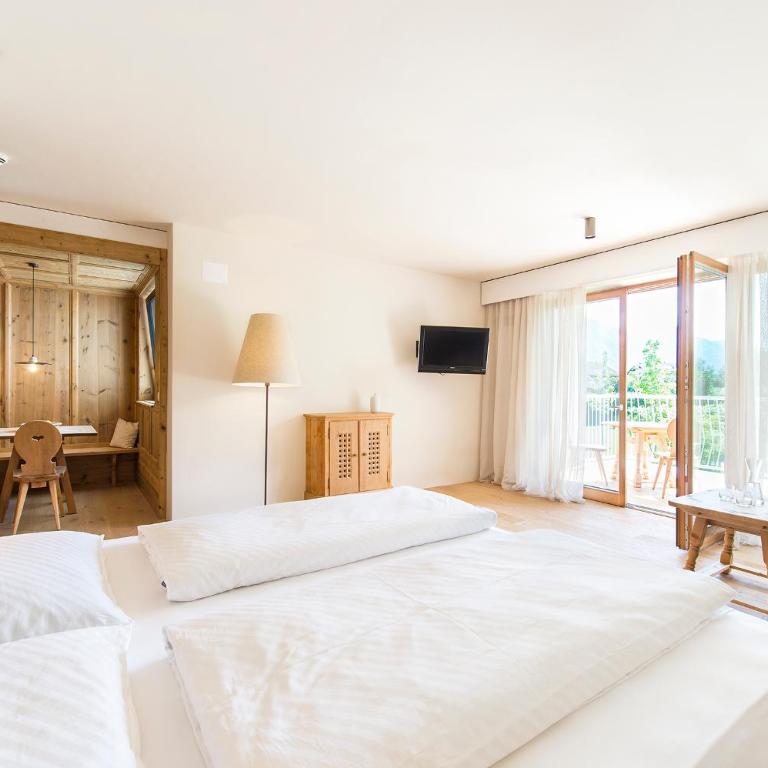 Boutique-Hotel Ballguthof am Golfplatz - Deluxe King Suite with Terrace and Garden View - 4
