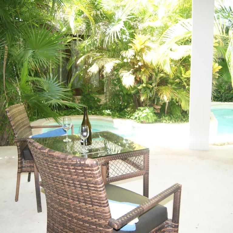 Mak Nuk Village - Clothing Optional - Dormitorio de lujo con acceso directo a la piscina - 3