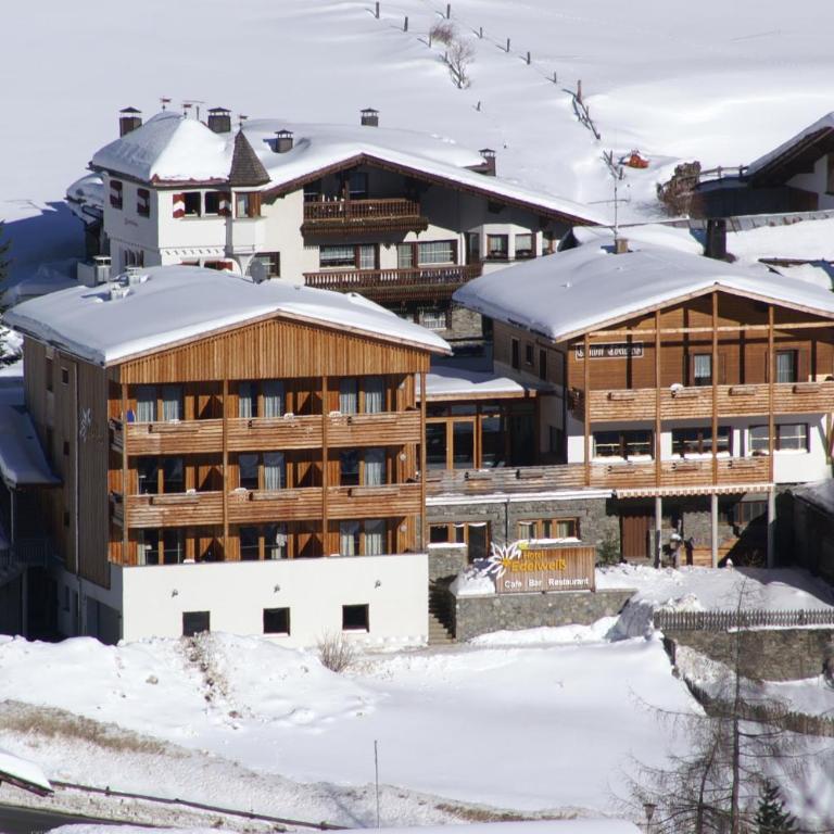 Hotel Edelweiss - Camera Doppia con Letti Singoli, Balcone e Vista Montagna - 3