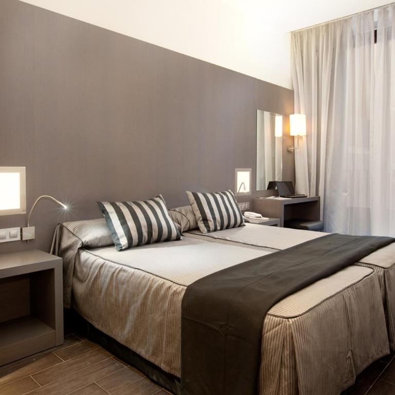 Dalia Ramblas - Superior Double or Twin Room with Balcony - 1