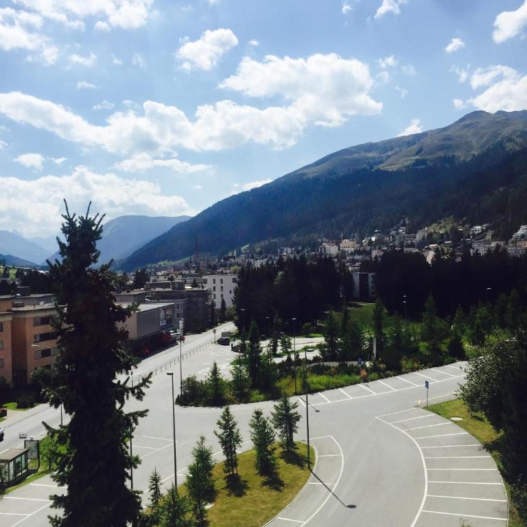 Davos Holiday Apartment - Apartment mit Blick auf die Berge - 23