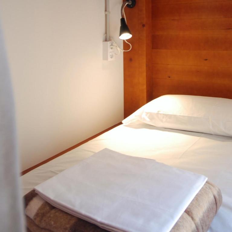 Ten To Go Hostel - Bed in 14-Bed Mixed Dormitory Room - 4