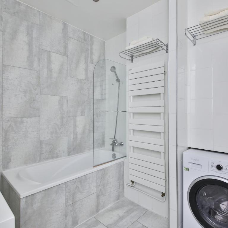 Two-Bedroom Apartment Champs-Elysées - Appartement 2 Chambres - 17