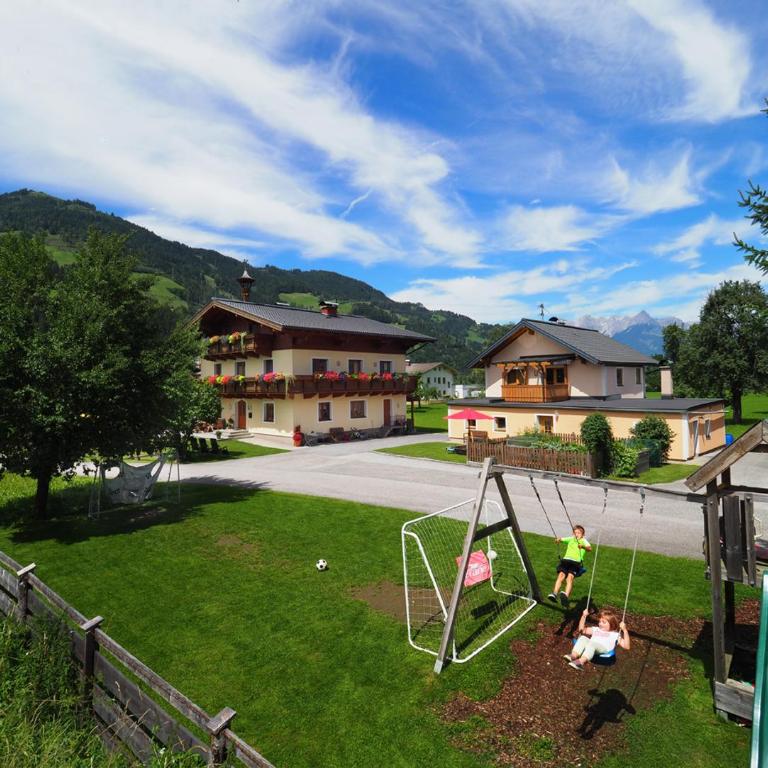 Bio-Bauernhof Reiterhof - Apartment mit 2 Schlafzimmern und Bergblick - 1