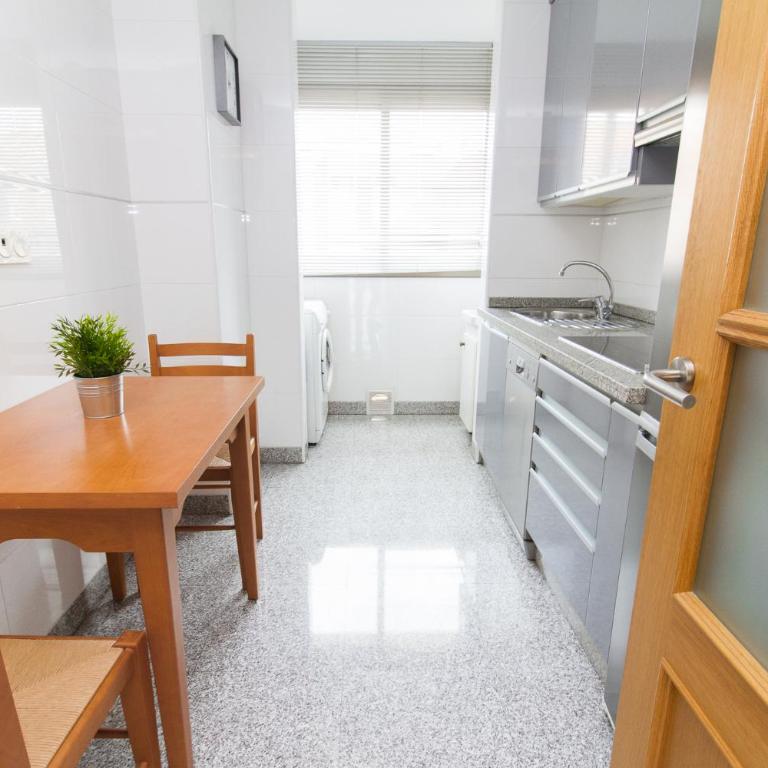 WonderStays Apartamentos La Estación - Apartamento de 2 dormitorios - 3