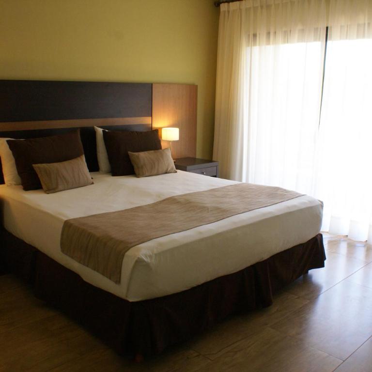 Pirayu Hotel & Resort - Habitación Superior con cama extragrande - 6
