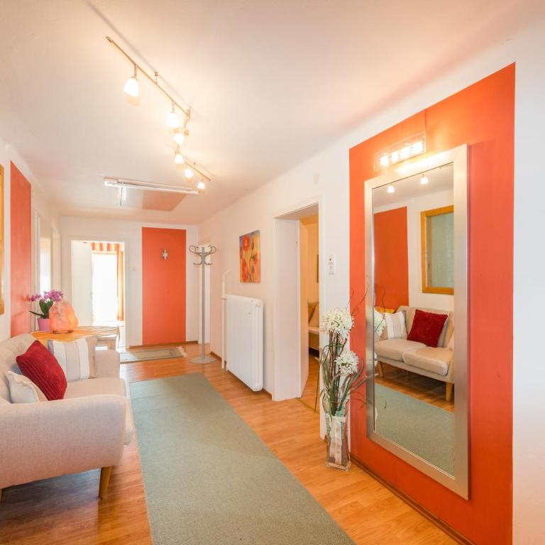 MEINE HEIMAT - Charming Mountain Apartments & Free Summercard - Apartment mit 4 Schlafzimmern und Balkon - 2. Stockwerk Nebengebäude - 6