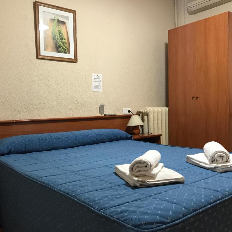 Hostal El Pilar - Double or Twin Room - 23