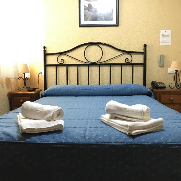 Hostal El Pilar - Double or Twin Room - 7