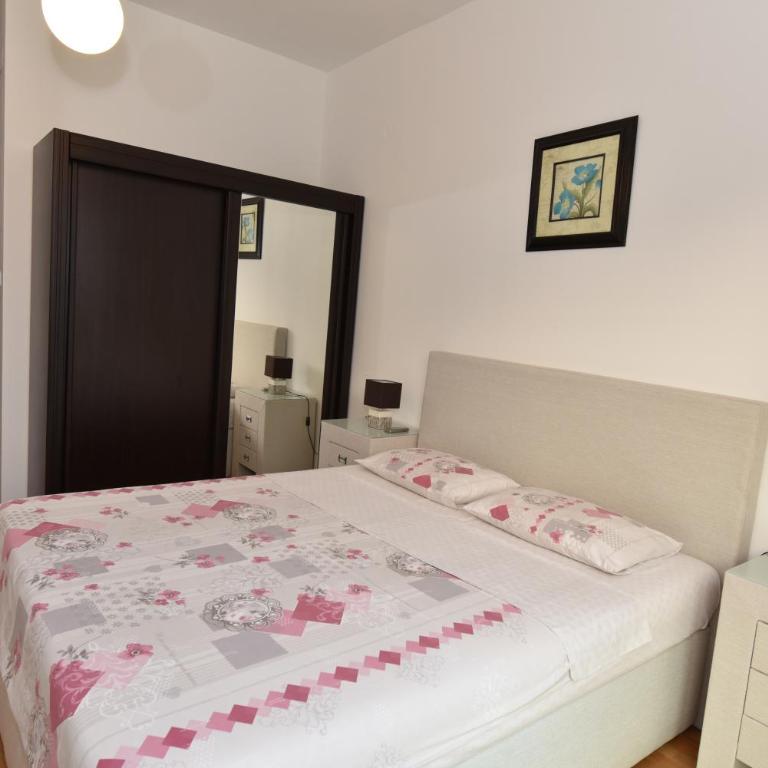 Lux Apartments Kristina - Deluxe Apartment - 6