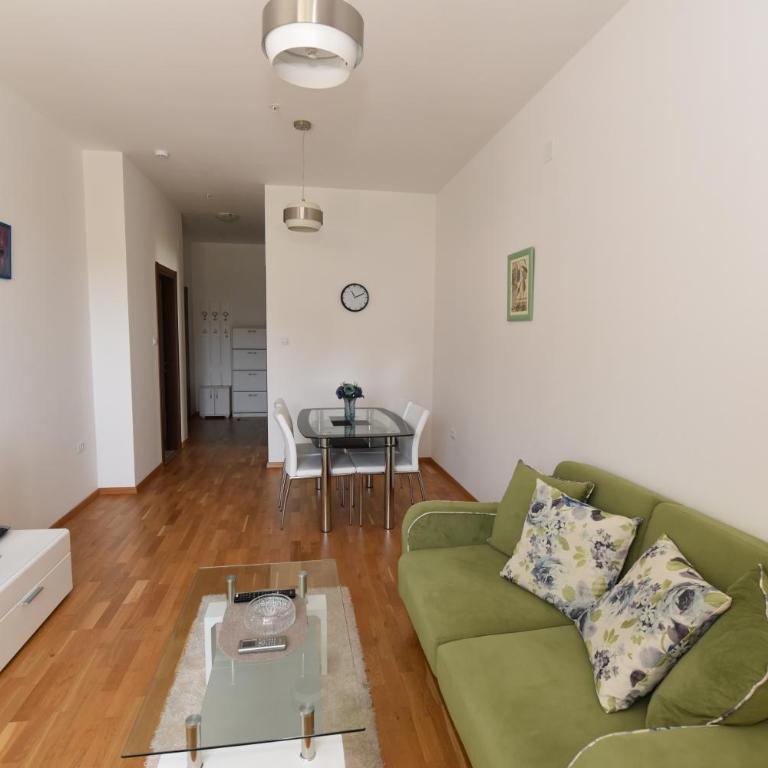 Lux Apartments Kristina - Two-Bedroom Apartment - 2