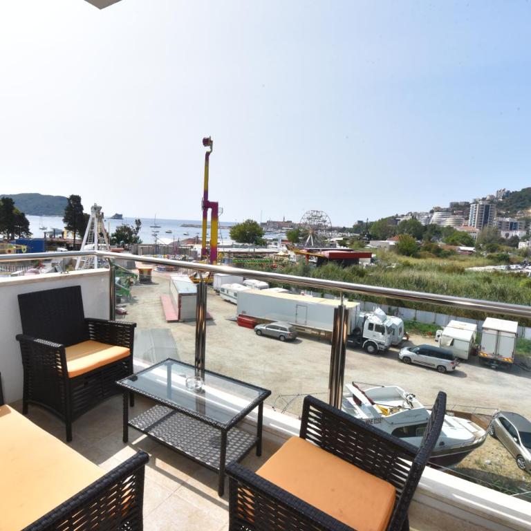 Lux Apartments Kristina - Two-Bedroom Apartment - 9