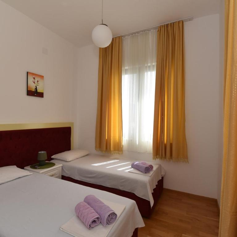 Lux Apartments Kristina - Two-Bedroom Apartment - 6